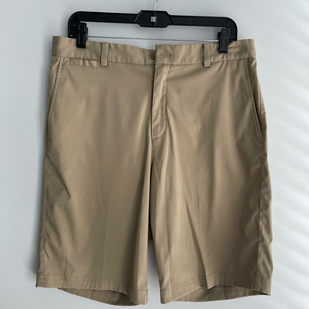 Nike Men's Tan/Beige Golf Shorts